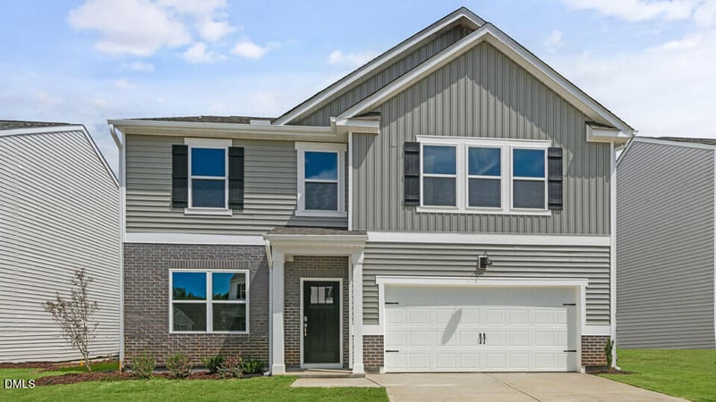 81 Tiger Eye Dr, Clayton, NC 27520