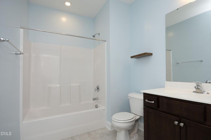 810 Winter Meadow Dr, Wake Forest, NC 27587