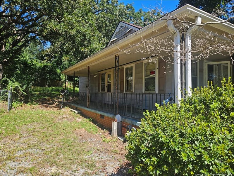 811 Anarine Rd, Fayetteville, NC 28303
