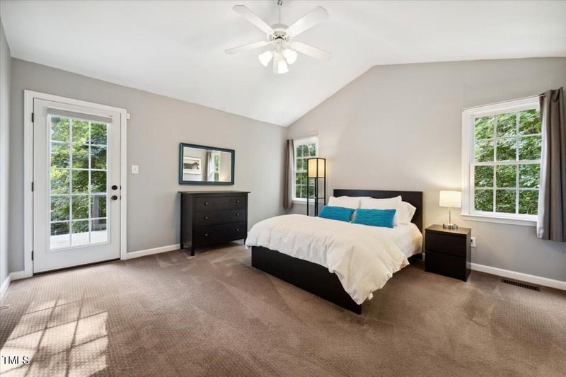 8121 Owenston Ct, Raleigh, NC 27612