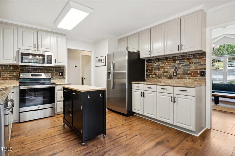 8121 Owenston Ct, Raleigh, NC 27612