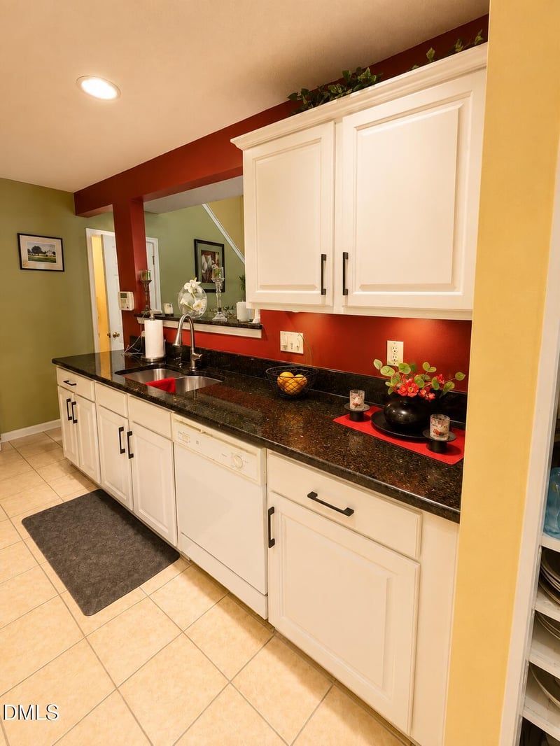 8129 Wesley Farm Dr, Raleigh, NC 27616