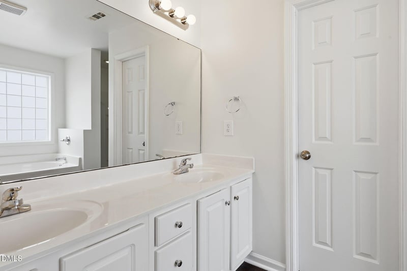 815 Brookhannah Ct, Fuquay Varina, NC 27526