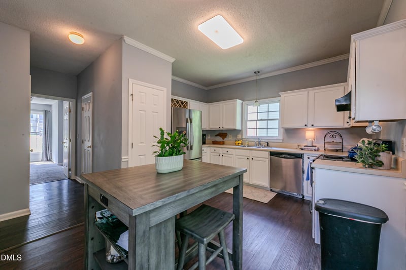 816 White Daisies Ct, Raleigh, NC 27610