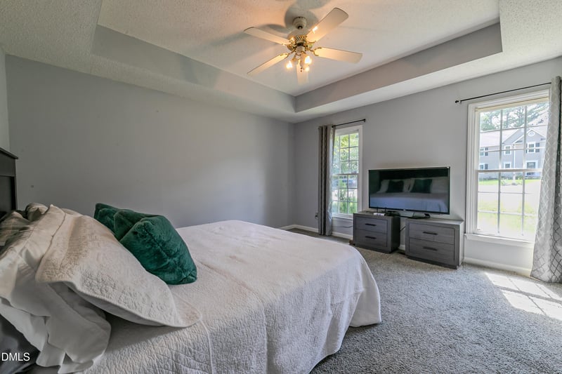 816 White Daisies Ct, Raleigh, NC 27610