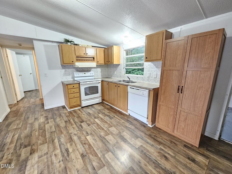 8187 Cleveland #B, Clayton, NC 27520