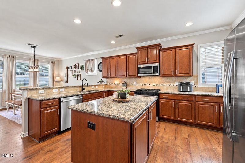 82 Heathwood Dr, Clayton, NC 27527