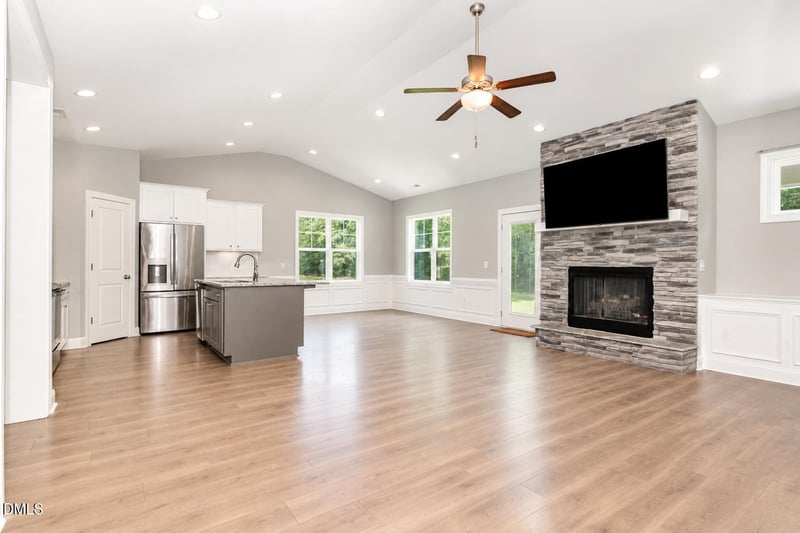 820 Christian Light Rd, Fuquay Varina, NC 27526