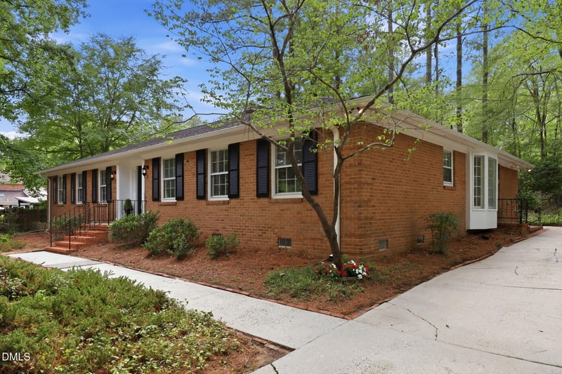 820 Emory Dr, Chapel Hill, NC 27517