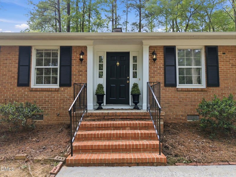 820 Emory Dr, Chapel Hill, NC 27517