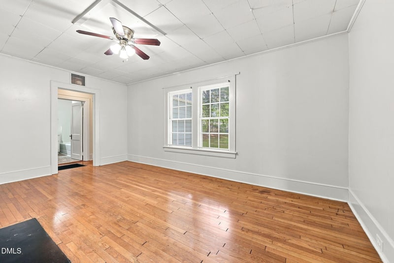 820 W Knox St, Durham, NC 27701