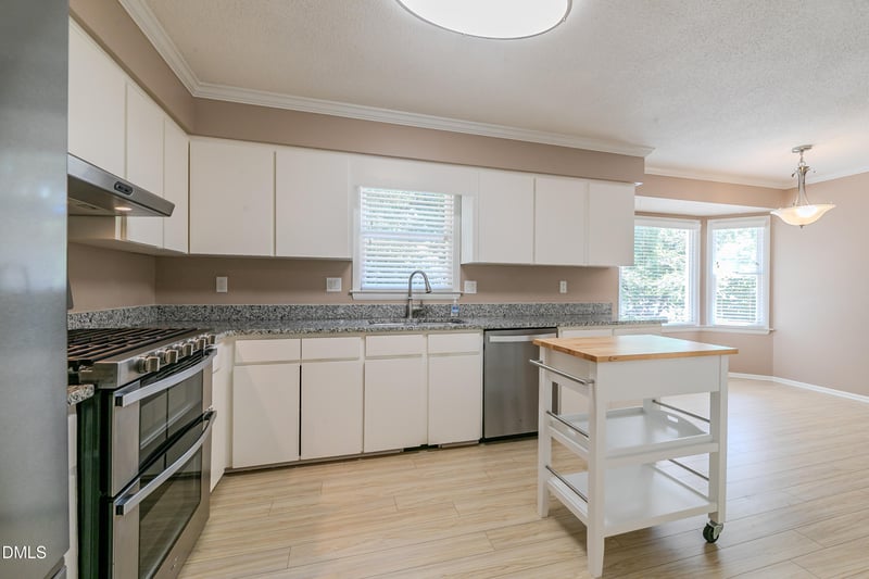 8200 Mourning Dove Rd, Raleigh, NC 27615