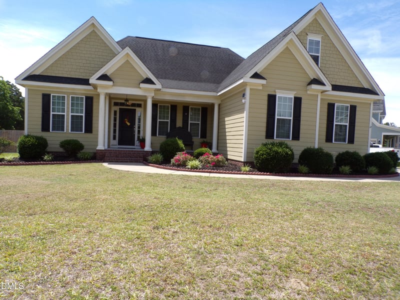 8201 Plum Bush Ct, Willow Springs, NC 27592