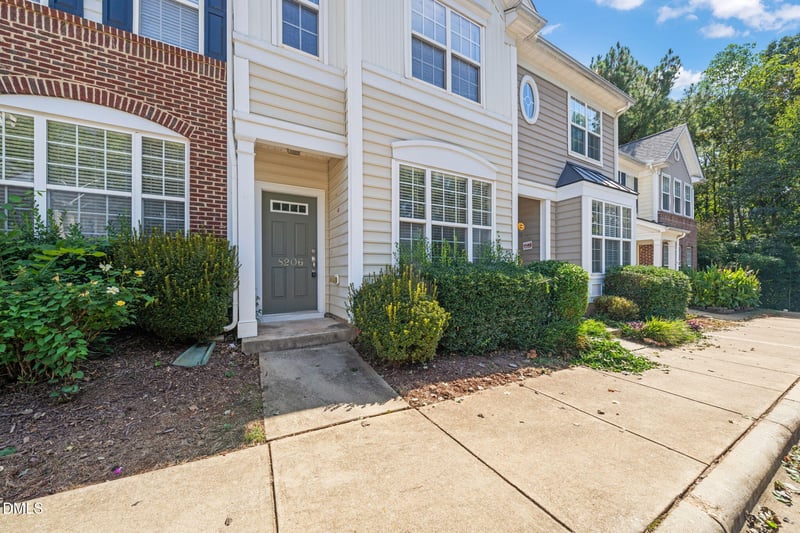 8206 City Loft Ct, Raleigh, NC 27613