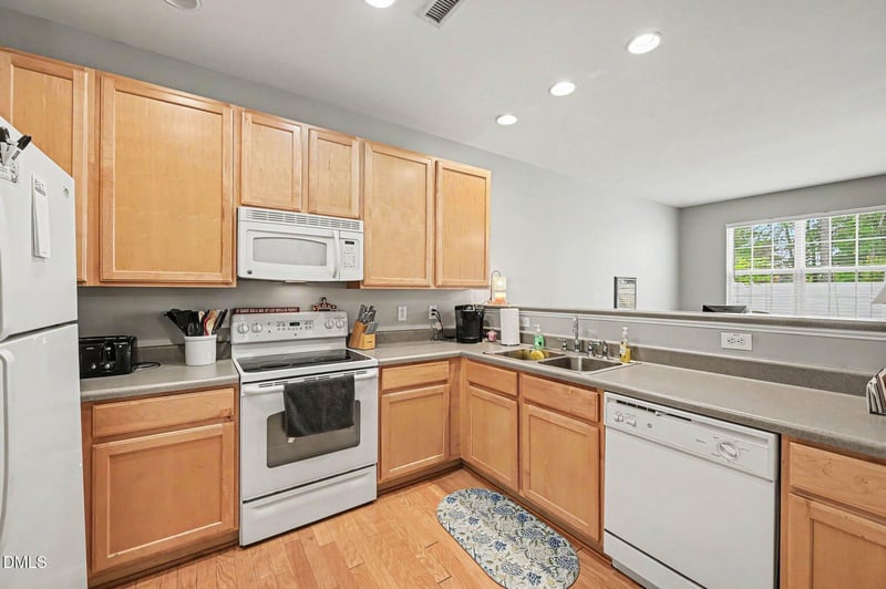 8207 Martello Ln, Raleigh, NC 27613