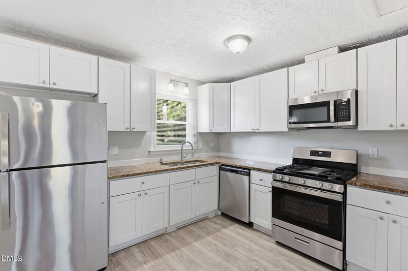 8213 Wynewood Ct, Raleigh, NC 27616