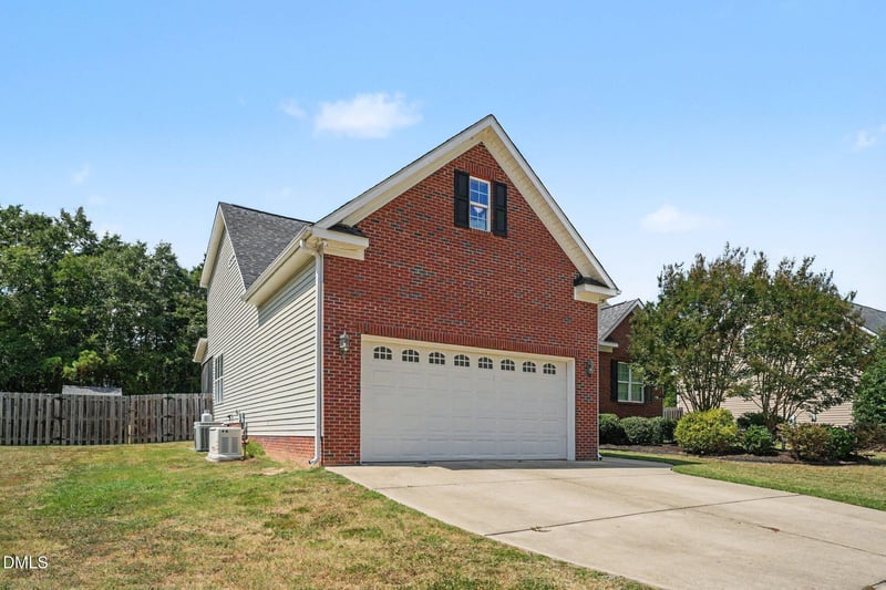 8220 Burgwyn Ln, Willow Springs, NC 27592