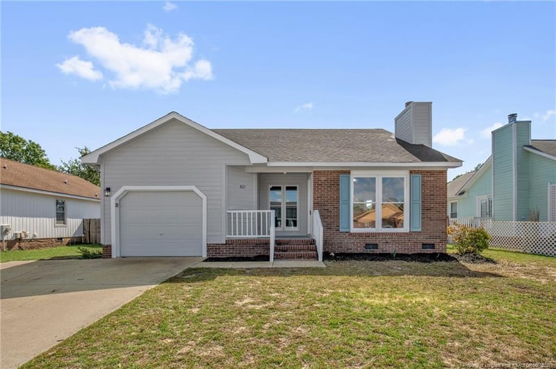 827 Windingwood Pl, Hope Mills, NC 28348