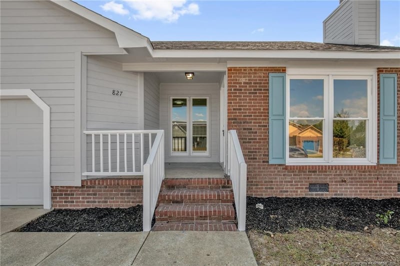 827 Windingwood Pl, Hope Mills, NC 28348
