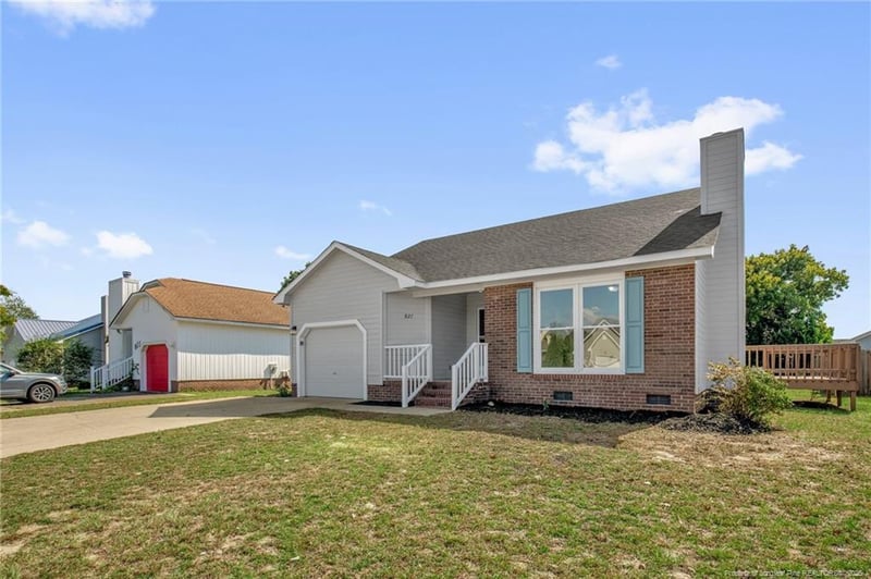 827 Windingwood Pl, Hope Mills, NC 28348