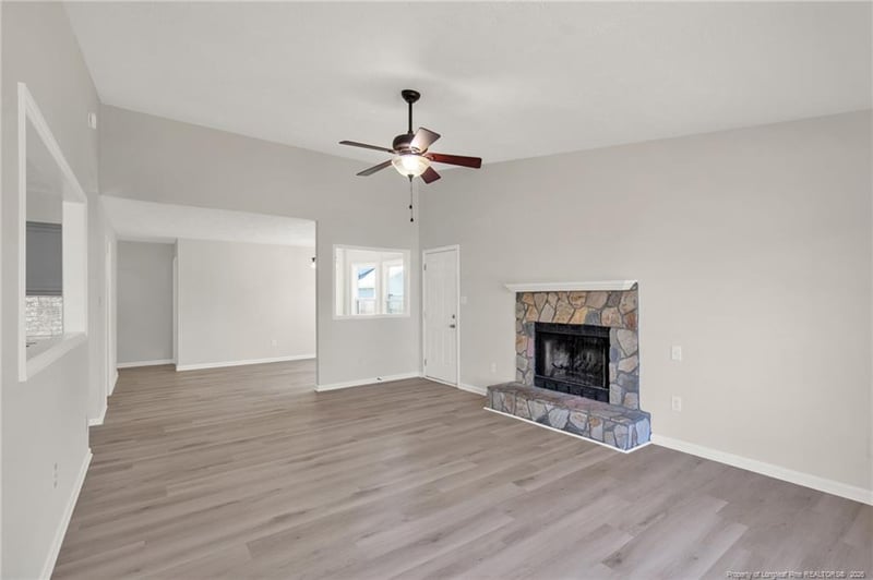 827 Windingwood Pl, Hope Mills, NC 28348