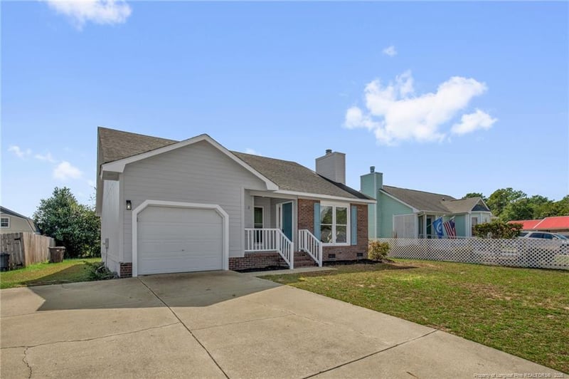 827 Windingwood Pl, Hope Mills, NC 28348
