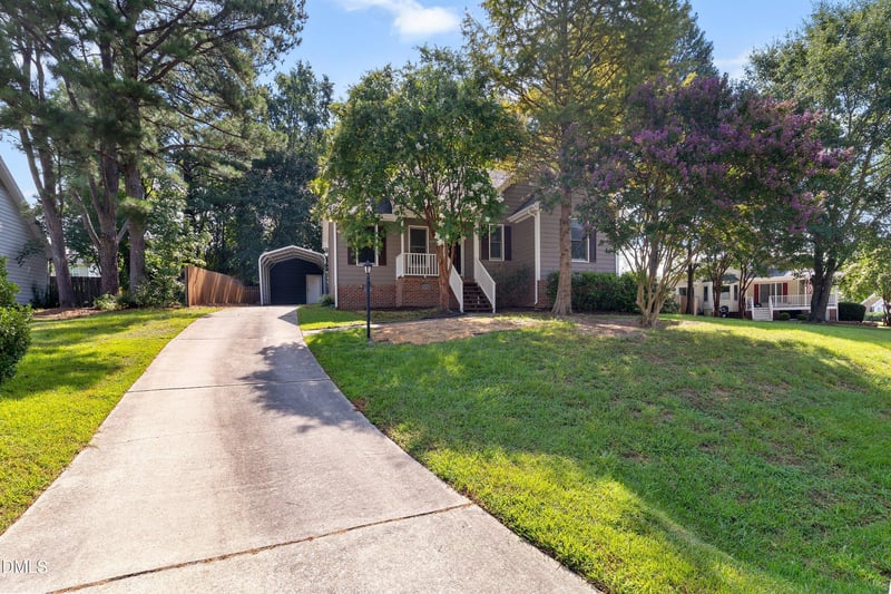 828 Alderleaf Dr, Fuquay Varina, NC 27526