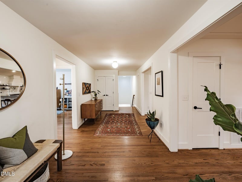 828 Woodburn Rd, Raleigh, NC 27605