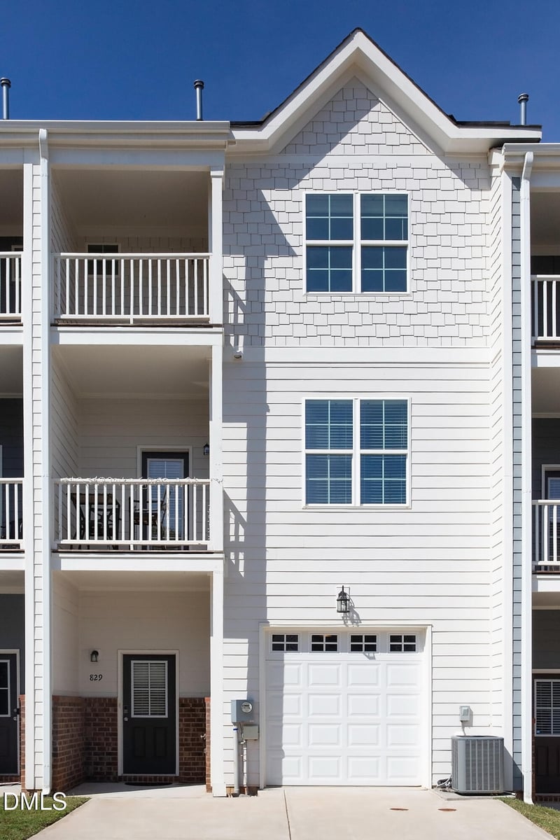 829 S Franklin St, Wake Forest, NC 27587