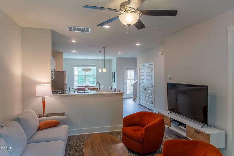 829 S Franklin St, Wake Forest, NC 27587