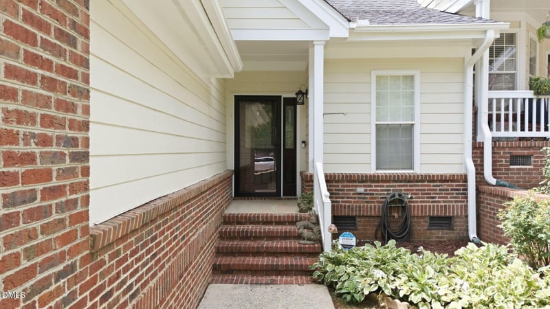 8305 Amber Leaf Ct, Raleigh, NC 27612