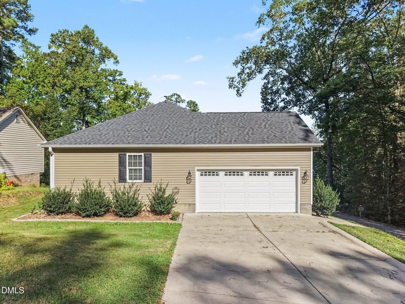 831 Eagles Nest Dr, Sanford, NC 27332