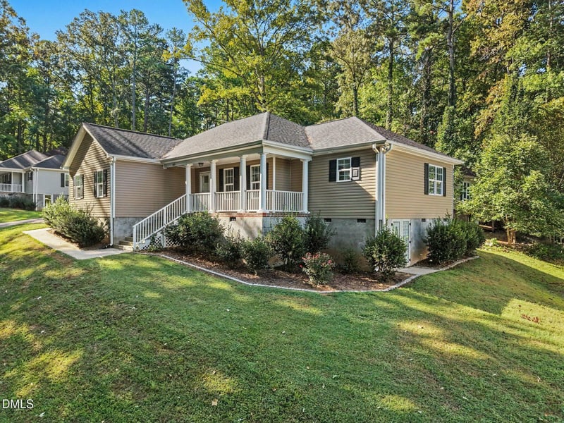 831 Eagles Nest Dr, Sanford, NC 27332