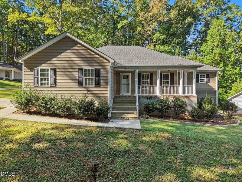 831 Eagles Nest Dr, Sanford, NC 27332
