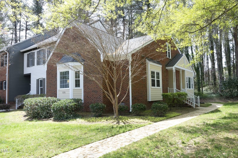 8310 Wycombe Ln, Raleigh, NC 27615