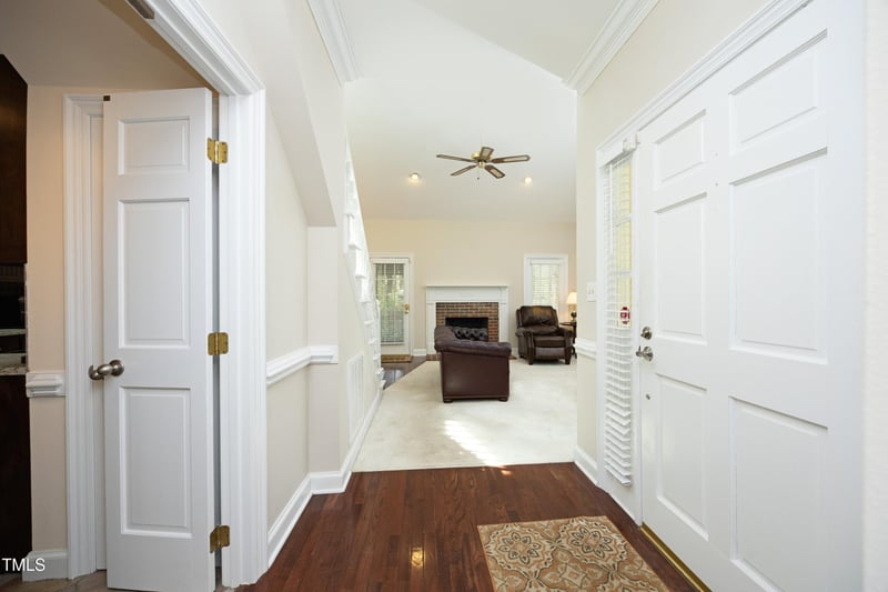 8310 Wycombe Ln, Raleigh, NC 27615