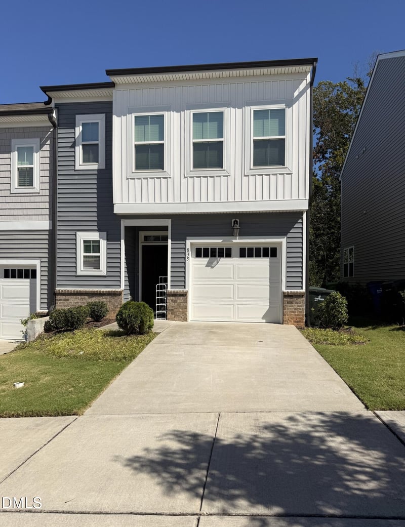 835 Oak Center Dr, Raleigh, NC 27610