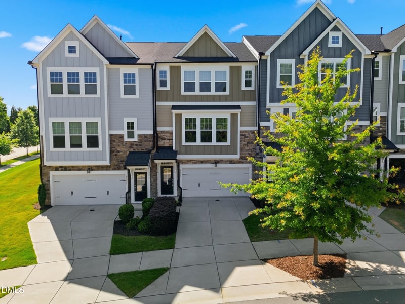 8403 Garnet Rose Ln, Raleigh, NC 27615