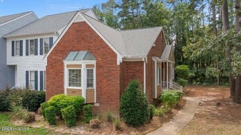 8407 Wycombe Ln, Raleigh, NC 27615