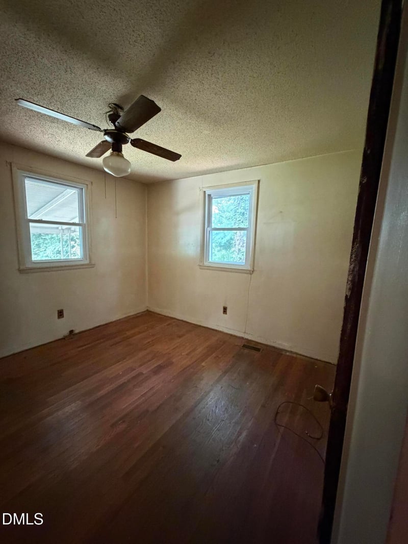 857 Newcombe Rd, Raleigh, NC 27610