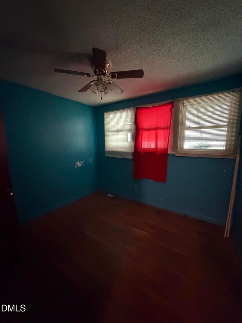 857 Newcombe Rd, Raleigh, NC 27610