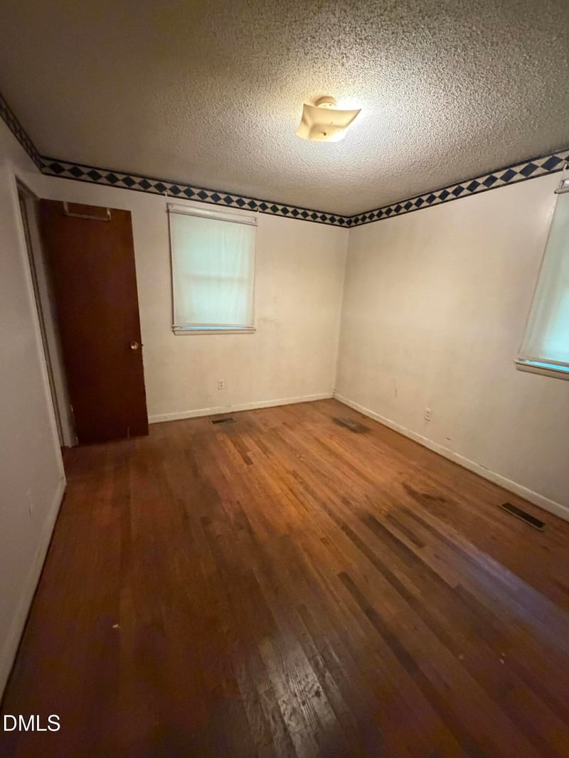 857 Newcombe Rd, Raleigh, NC 27610