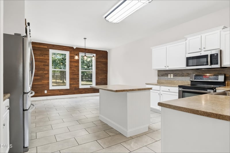 86 Cameron Pines Dr, Sanford, NC 27332