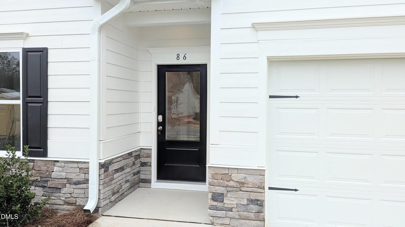 86 Chardonnay Dr, Lillington, NC 27546