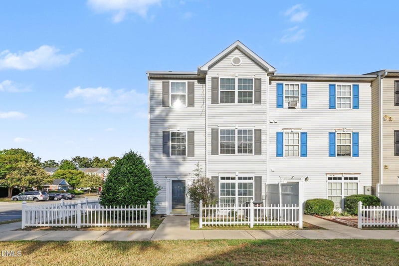 8600 Neuse Landing Ln #112, Raleigh, NC 27616