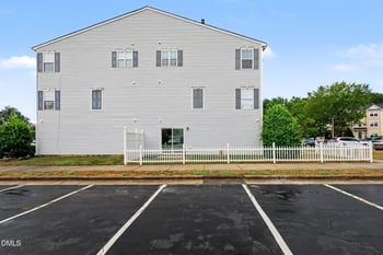 8600 Neuse Landing Ln, Raleigh, NC 27616