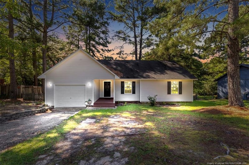 861 Danish Dr, Fayetteville, NC 28303