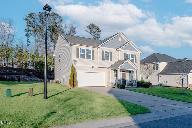 87 E Ravano Dr, Clayton, NC 27527