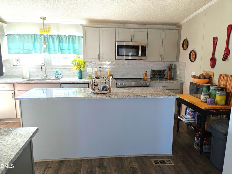 87 E Williams St, Coats, NC 27521