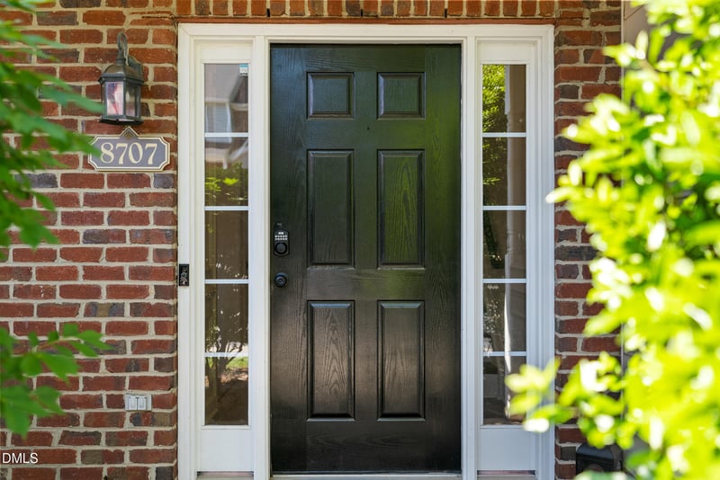 8707 Leeds Forest Ln, Raleigh, NC 27615